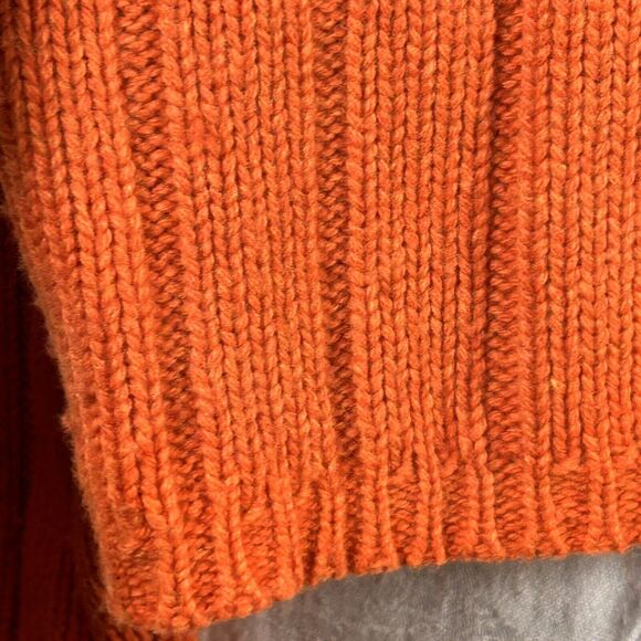 VINTAGE Sweater Large Orange LambsWool Blend V Neck Pullover Ribbed Bass - Picture 3 of 10
